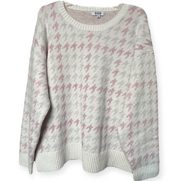 525 Pink and White houndstooth Sweater - Picture 5 of 8